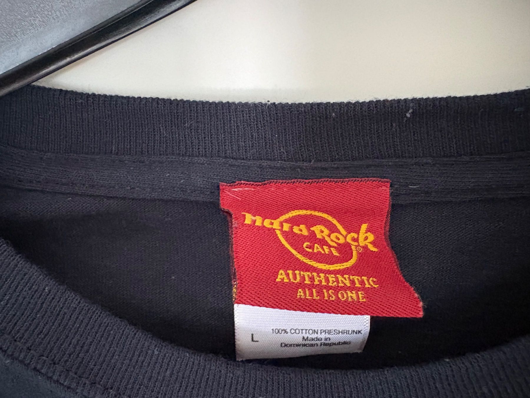 Hard Rock Cafe T-shirt: HARD ROCK Cafe T-Shirt - Size L – Usato da Muzzano venduto da Sidney_3 1