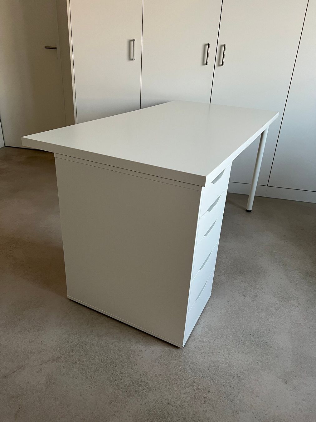 Ikea Scrivanie: IKEA Schreibtisch 150x75cm mit Korpus – Usato da Hohenrain venduto da Anirob 1