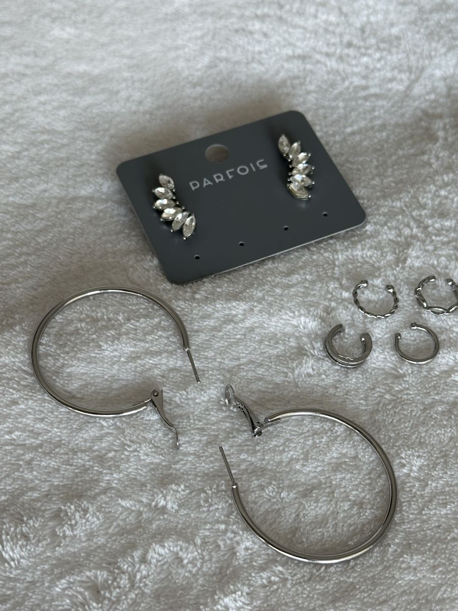 Orecchini pendenti & Orecchini a lobo: Silberfarbene Metal Ohrringe & Ear Cuffs Set – Nuovo (secondo la descrizione) da Oberuzwil venduto da PreownedAllure 2