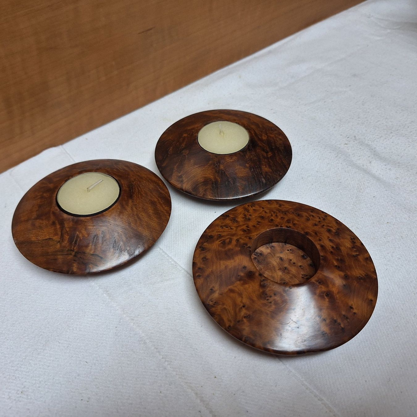Portacandele: Versand möglich. Schöne originelle Teelichter-Halter, Holz – Usato da Winterthur venduto da Goldpipau 2