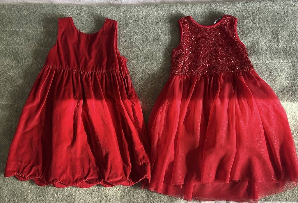 Vestiti & Gonne: Robes de fête taille 4-5ans  – Usato da Echallens venduto da warnioc