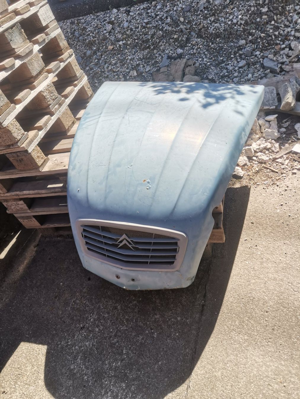 Citroën Tutti pezzi di ricambio auto: Citroën 2cv Motorhaube – Usato da quartino venduto da bernet.rs