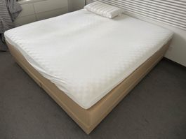 Boxspringbett beige Farbe, guter Zustand, ca 180x200 cm