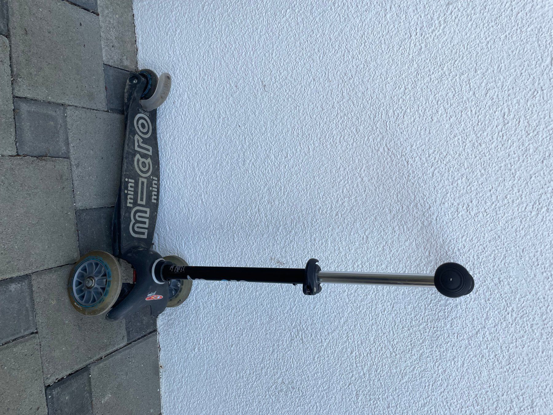 Micro Kickboard: Scooter Micro mini in schwarz – Usato da Arbon venduto da vb4all 2