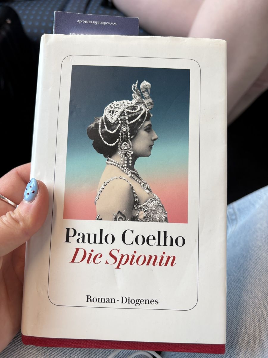 Libri: Paulo Coelho "Die Spionin" – Nuovo (secondo la descrizione) da Embrach venduto da ale_v5qn