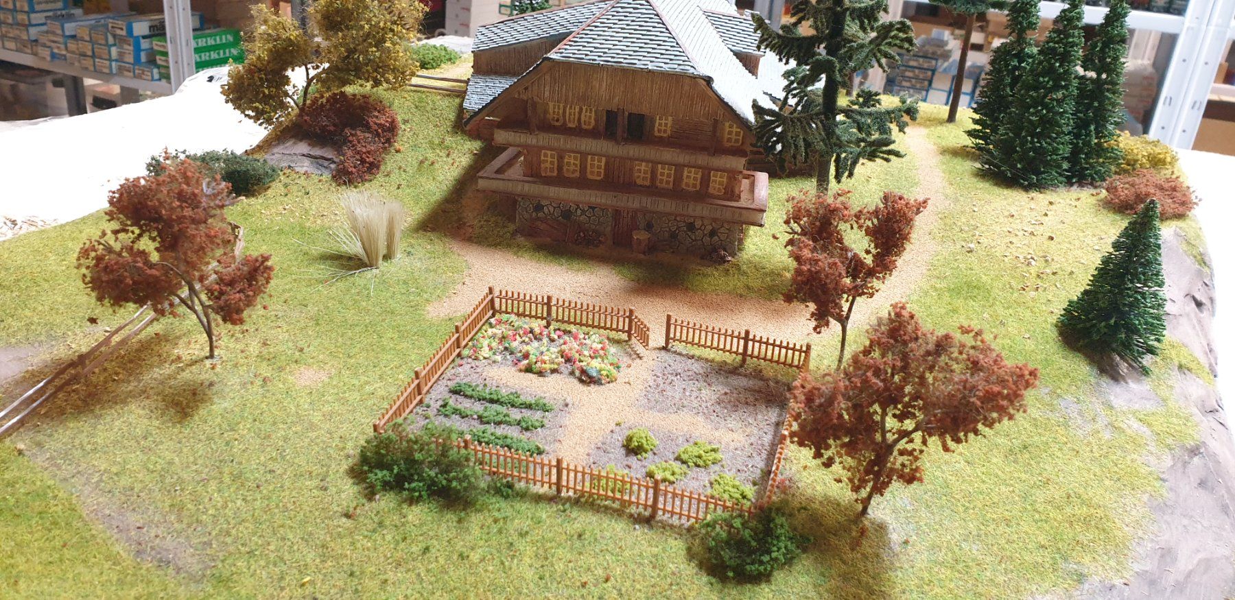 Faller Modellini di ferrovie: Diorama mit H0 Bauernhof Sahlenweidli – Usato da Geroldswil venduto da TopTrain54 6