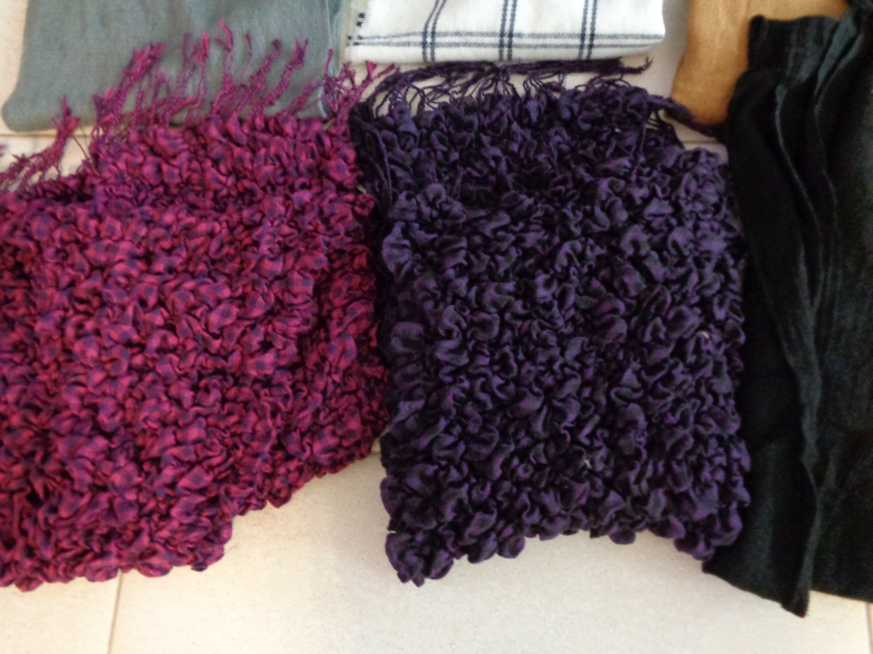 Foulard & Sciarpe: 6 x SCHAL – Usato da Rotkreuz venduto da Samballi 2