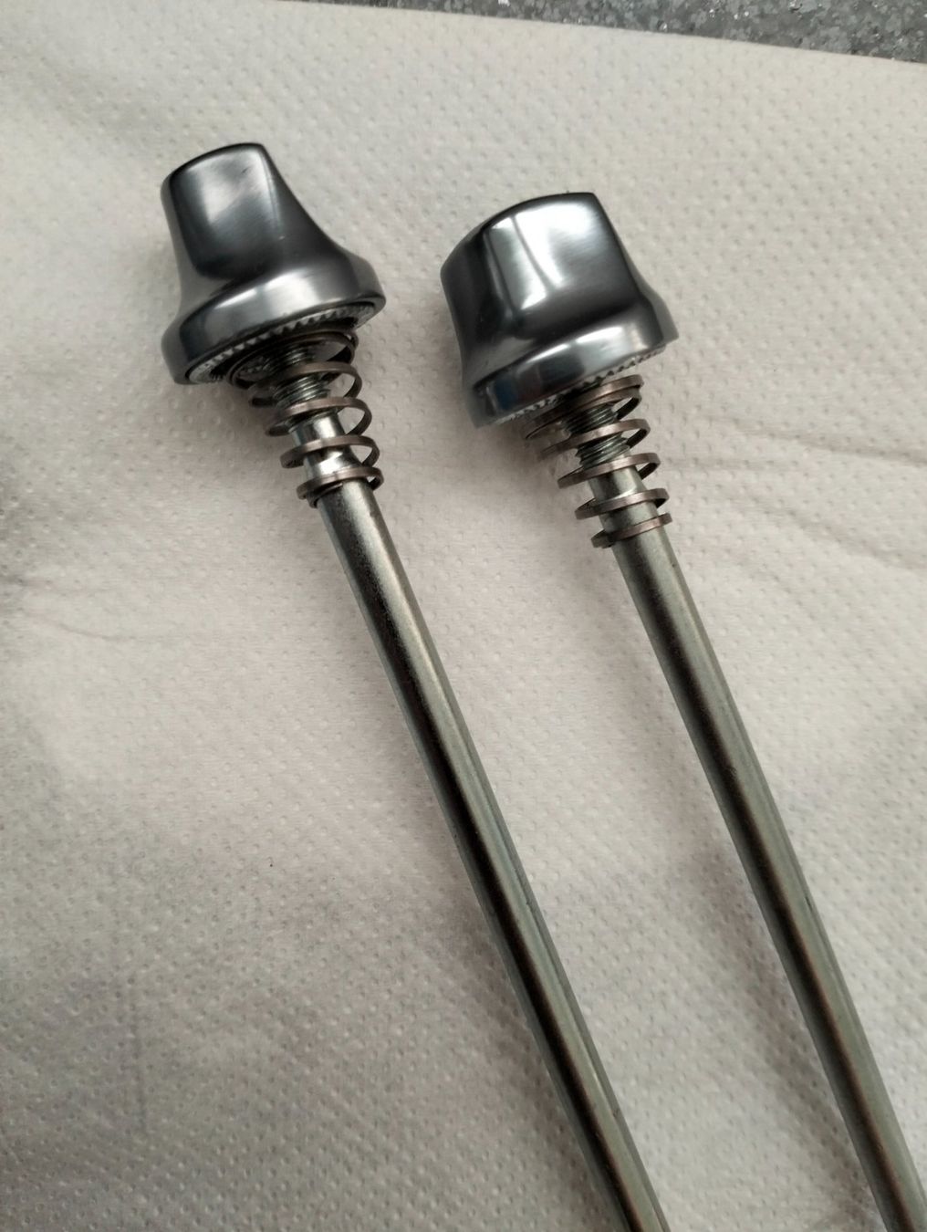 Shimano Ersatzteile: Shimano Dura Ace Schnellspanner Set – Neu (gemäss Beschreibung) aus Uster von KarlZH 2