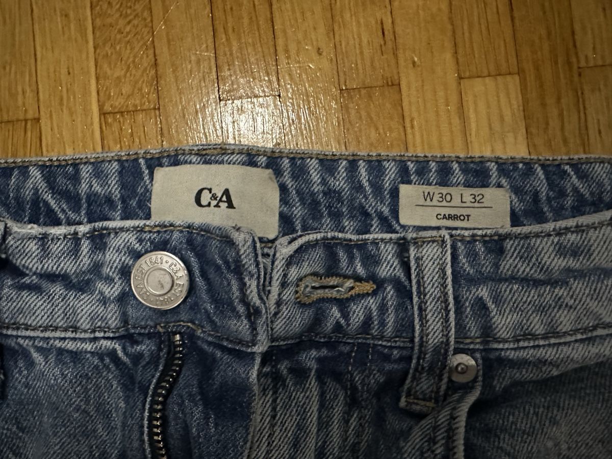 C&A Jeans: Jeans W30 L32 Carrot – Usato da Weinfelden venduto da Kud 1