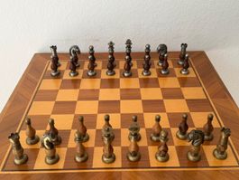 Einzigartiges edles Schachbrett aus Holz von Hand gefertigt.