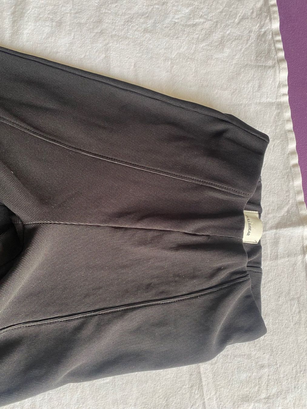 Pantaloni: Pull&Bear Freizeithose schwarz Grösse XS – Usato da Allenwinden venduto da Obalu 1