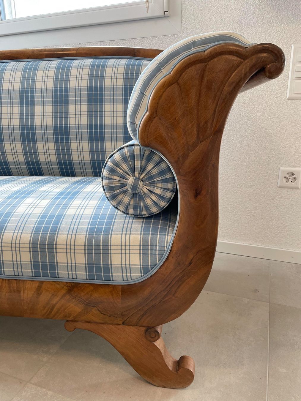 Sofas: Magnifique canapé ancien refait – D'occasion à Auvernier par pipaille 1