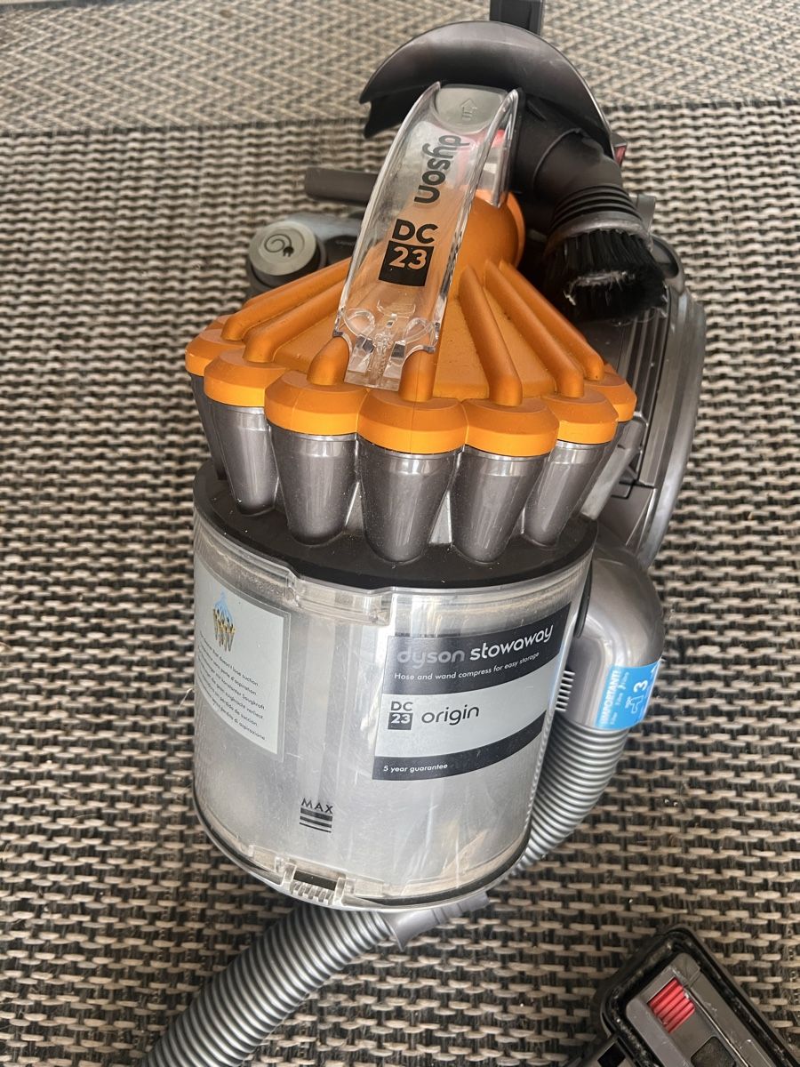 Dyson Aspirapolveri & Accessori: Dyson Staubsauger  – Usato da Goldach venduto da Bluebird68 1