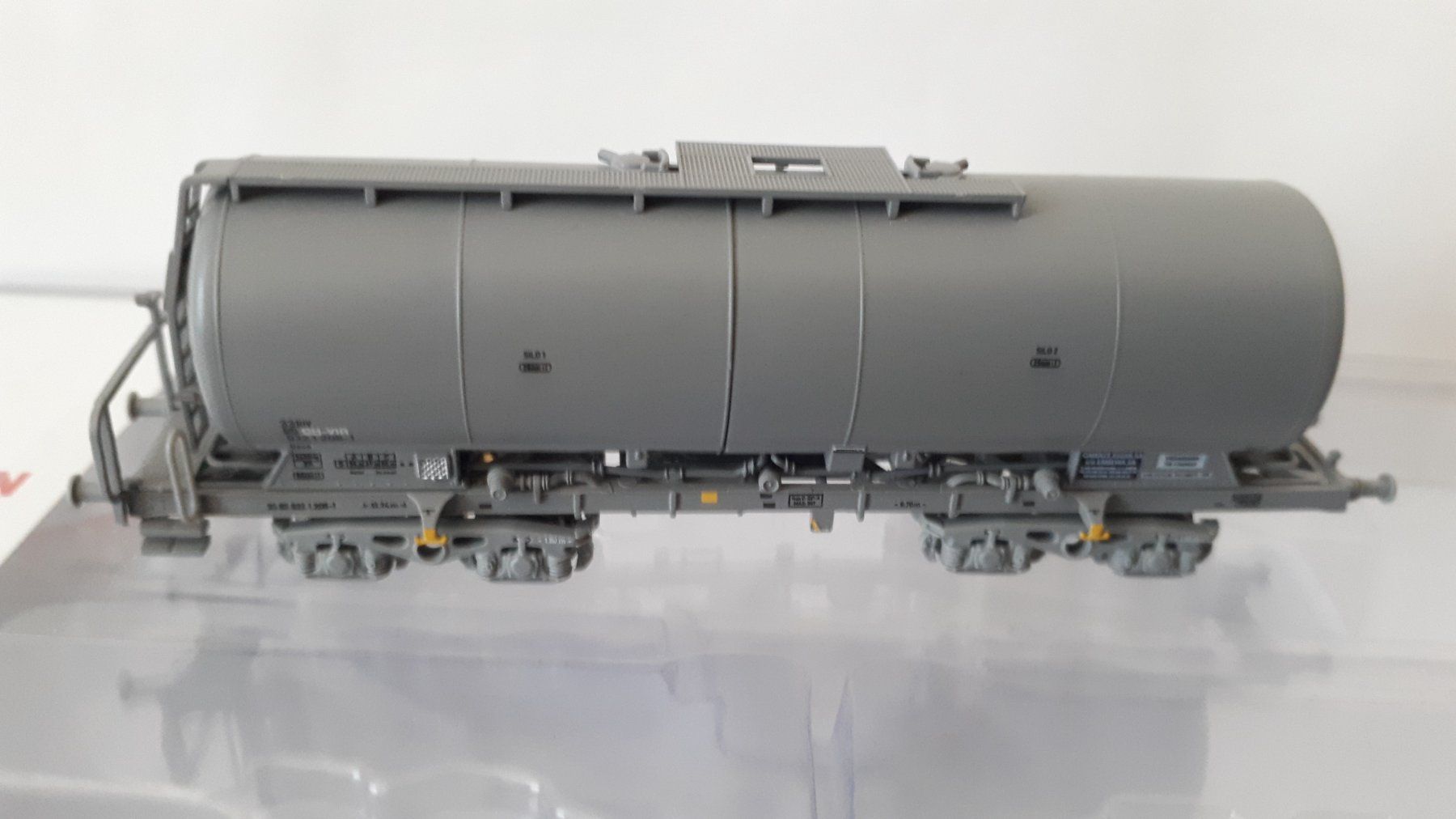 Hobbytrain Modellini di ferrovie: Hobbytrain SBB UACS "SBB Cargo" 3er Set Silowagen H23480 – Nuovo e nell'imballaggio originale da Biberist venduto da Ntrains 5