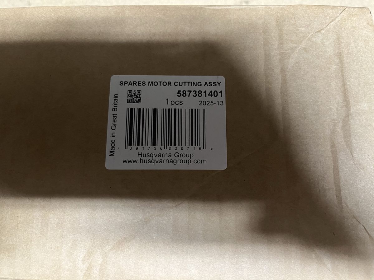 Husqvarna Tagliaerba: Moteur de coupe Husqvarna 320 réf 587381401 – Nuovo e nell'imballaggio originale da Vers-chez-Perrin venduto da mor_r5vs 2