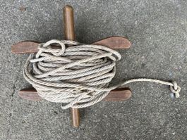 vintage Wäscheseil mit Holzgestell zum wickeln