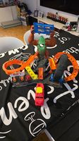Circuit Hot Wheels Gorille et bus