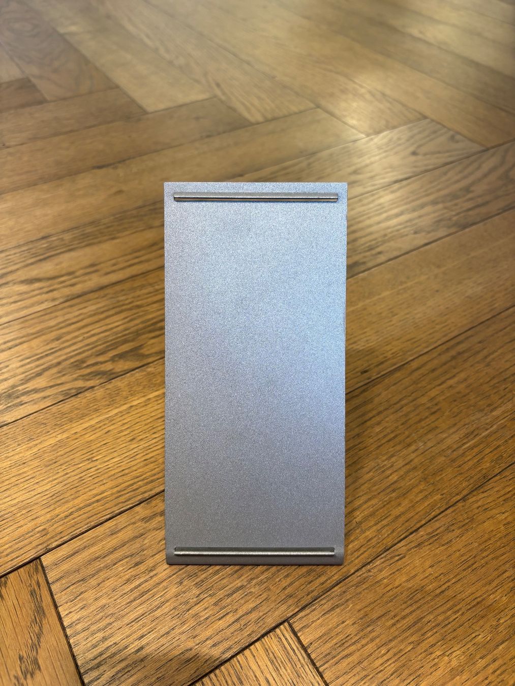 Allestimento di negozi e stand fieristici: Support etiquette – Usato da Sion venduto da Bang-OlufsenSion 3