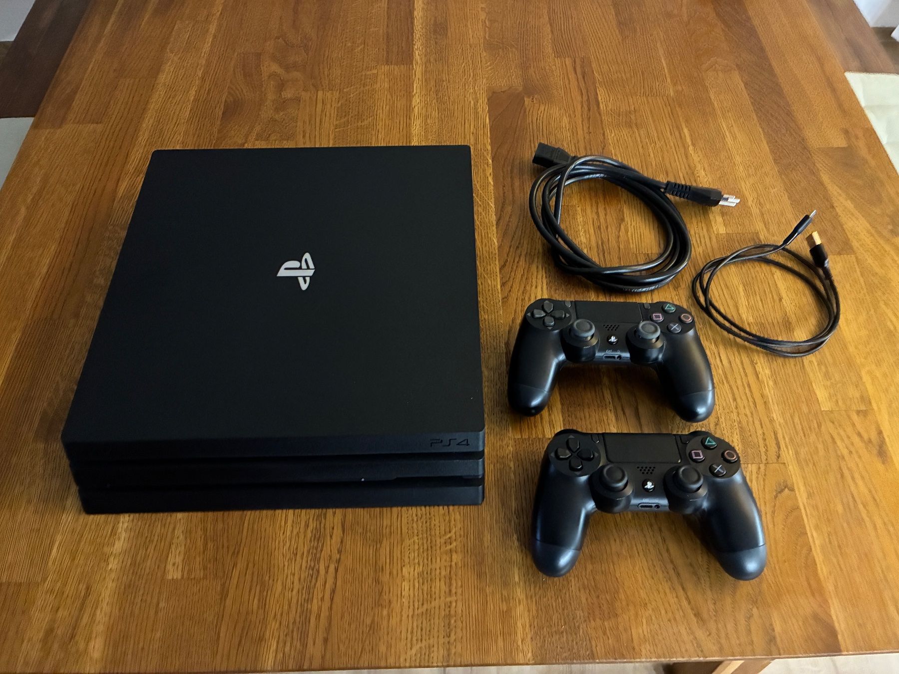 Sony Console: Sony Playstation 4 Pro – Usato da Wolfwil venduto da sch_9jzx