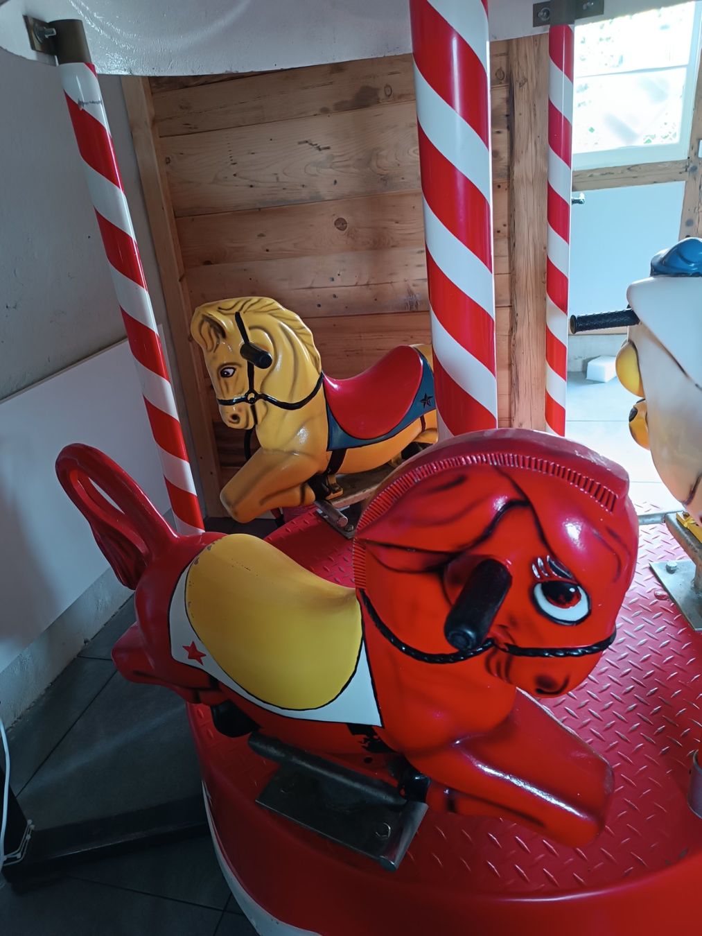 Jouets: Kinderkarussell - Karussell - Kiddy Ride – D'occasion à Amriswil par Yajopa 2