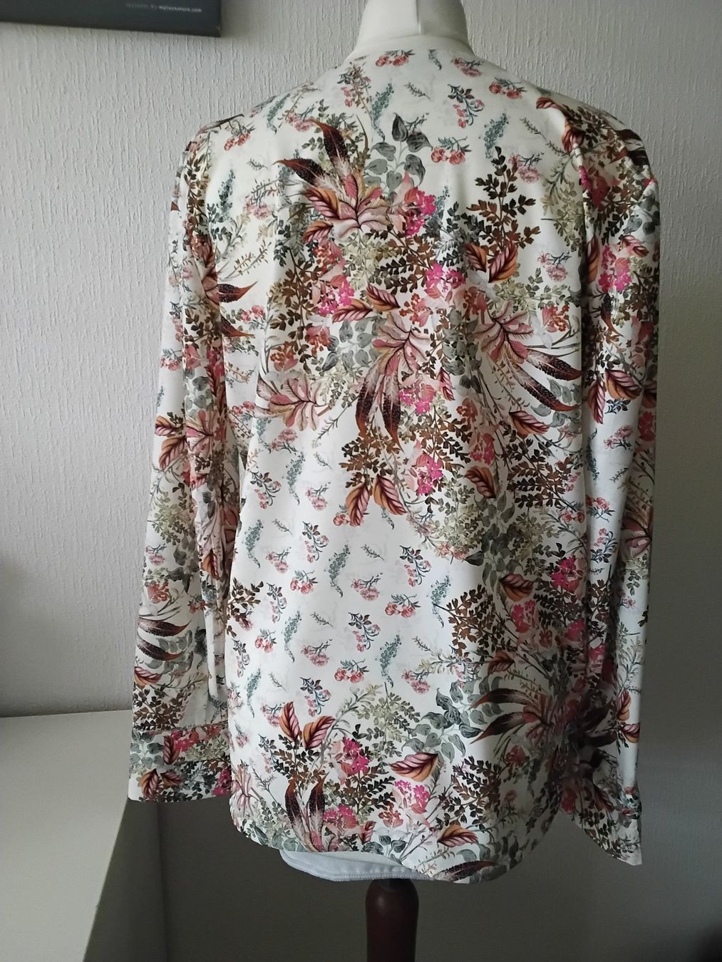 Blusen: Chemisier à fleurs M – Neu und originalverpackt aus chêne-bourg von patty190 2