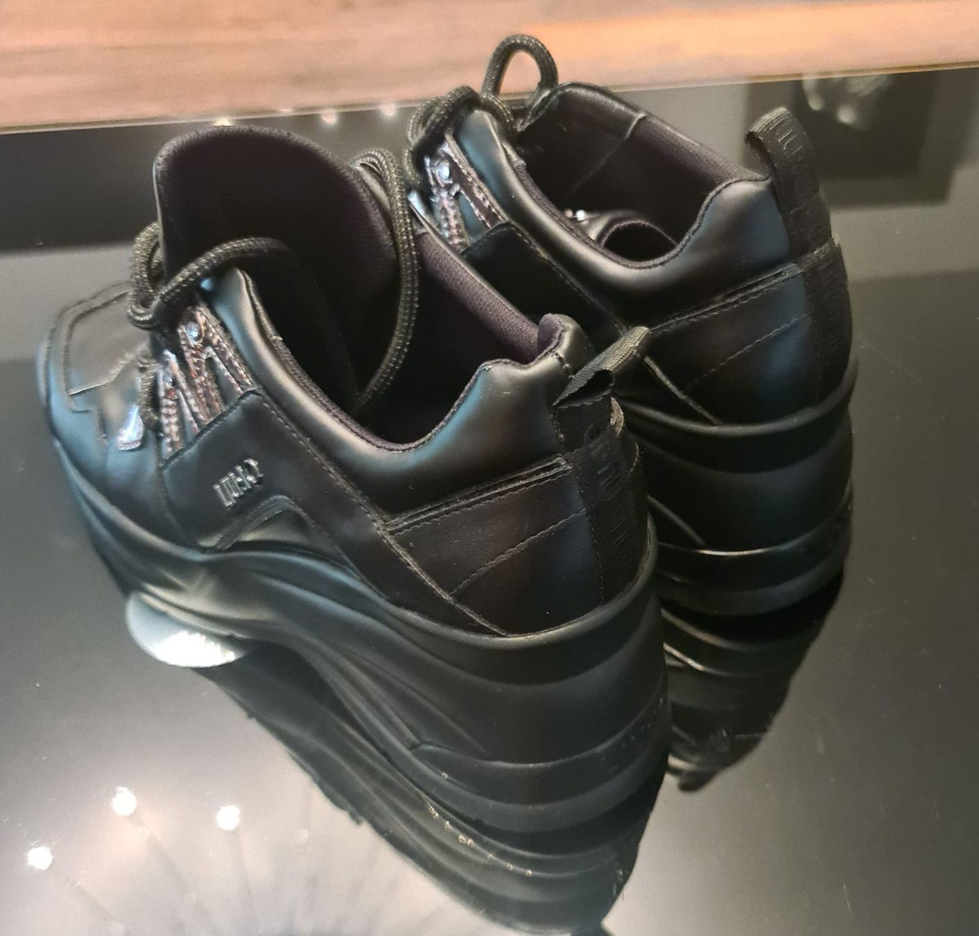 Liu Jo Chaussures femmes: Liu Jo Sneaker (Damen, Gr. 40, Leder, Neu & originalverpackt – Neuf (Voir description) à Zweidlen par Sigma26 5