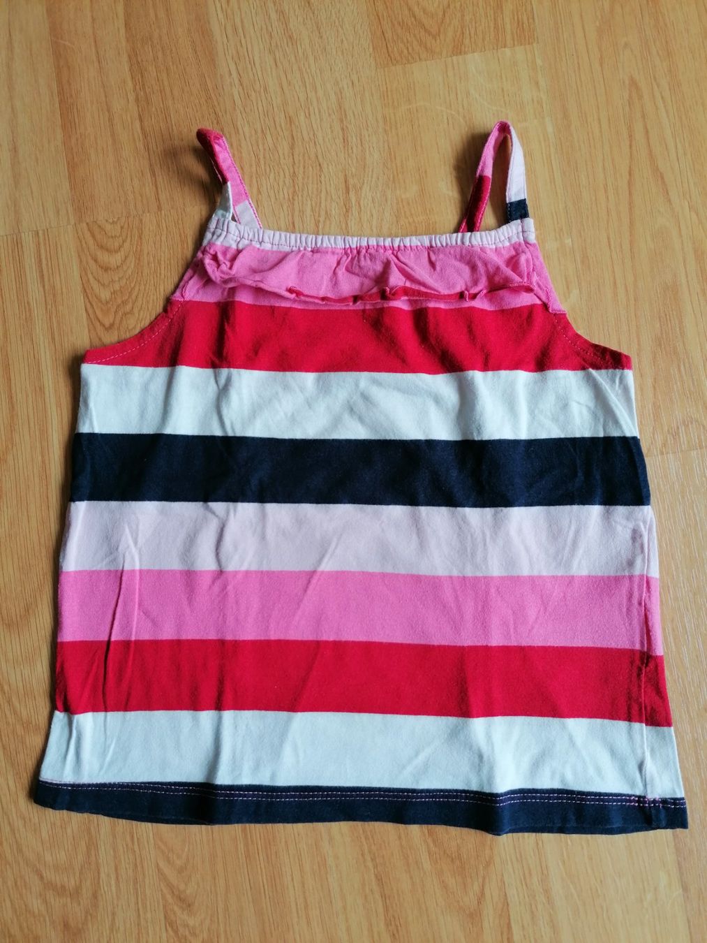 Blouses, T-shirts & Tops: Top Gr. 122 / 128 – D'occasion à Büttikon AG par Amineah