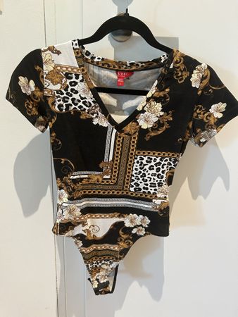Toller Guess Bodyprint Grösse S⛓️‍💥💛🖤