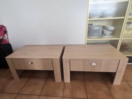 2 hochwertige Nachttische
