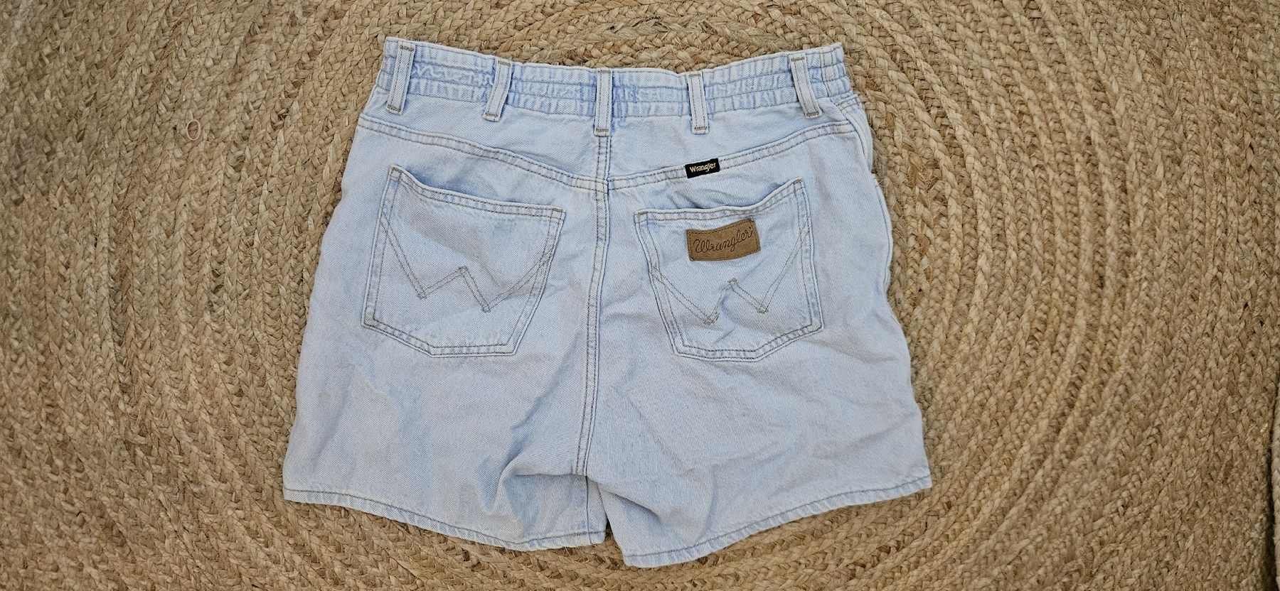 Wrangler Jeans: Wrangler Comfy Mom Short, W28 – Gebraucht aus Uster von rognadahlerov 1