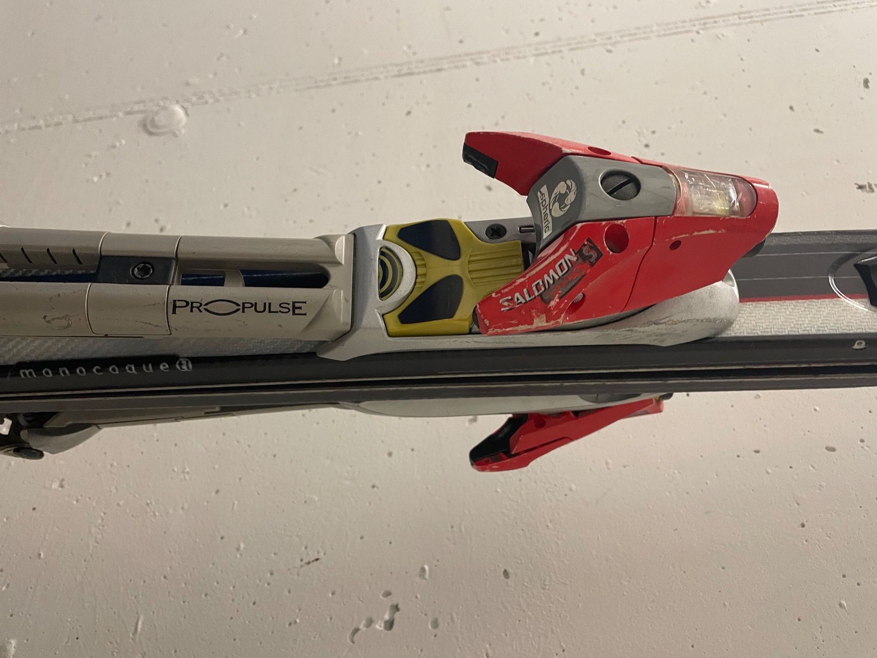 Salomon Sci: Salomon skis with bindings 184cm – Usato da Männedorf venduto da iza04 5
