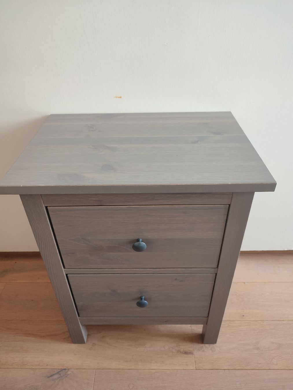 Ikea Comodini: Hemnes Nachttisch – Usato da Zürich venduto da Therese 1