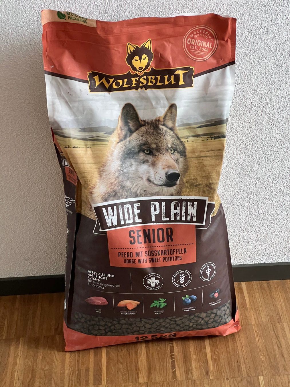 Futter: Wolfsblut Senior Wide Plain 8.5 kg – Neu (gemäss Beschreibung) aus Emmenbrücke von karinkuven