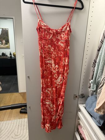 Sommerliches Kleid von Stradivarius, Grösse S, Rot