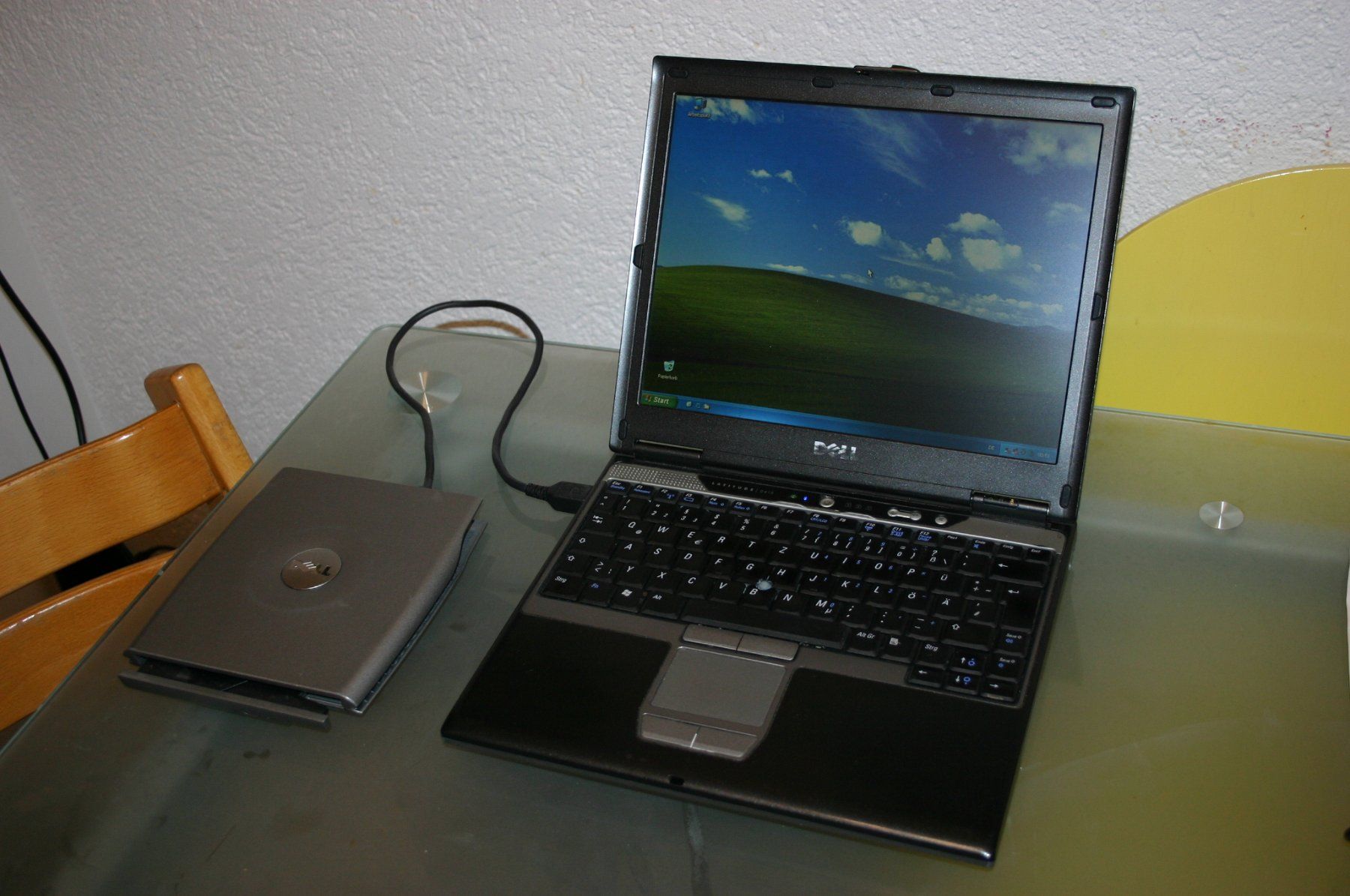 Dell Notebook: DELL Latitude D410 mit Windows XP SP3 – Usato da Stettlen venduto da Bigjm