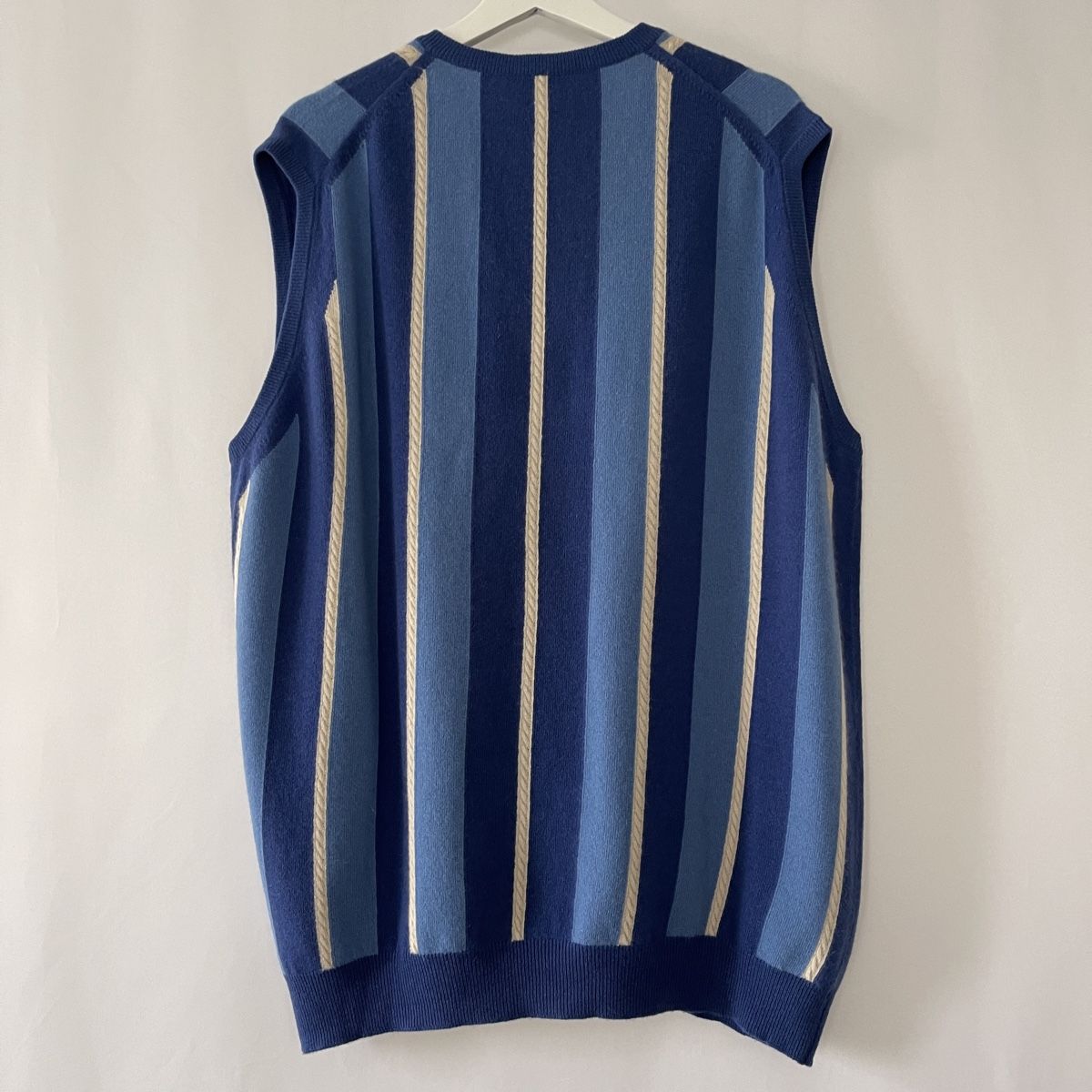 Gilet & Giacche: FERU Cashmere Vest – Nuovo e nell'imballaggio originale da Freienbach venduto da Avviivva_Shop 3