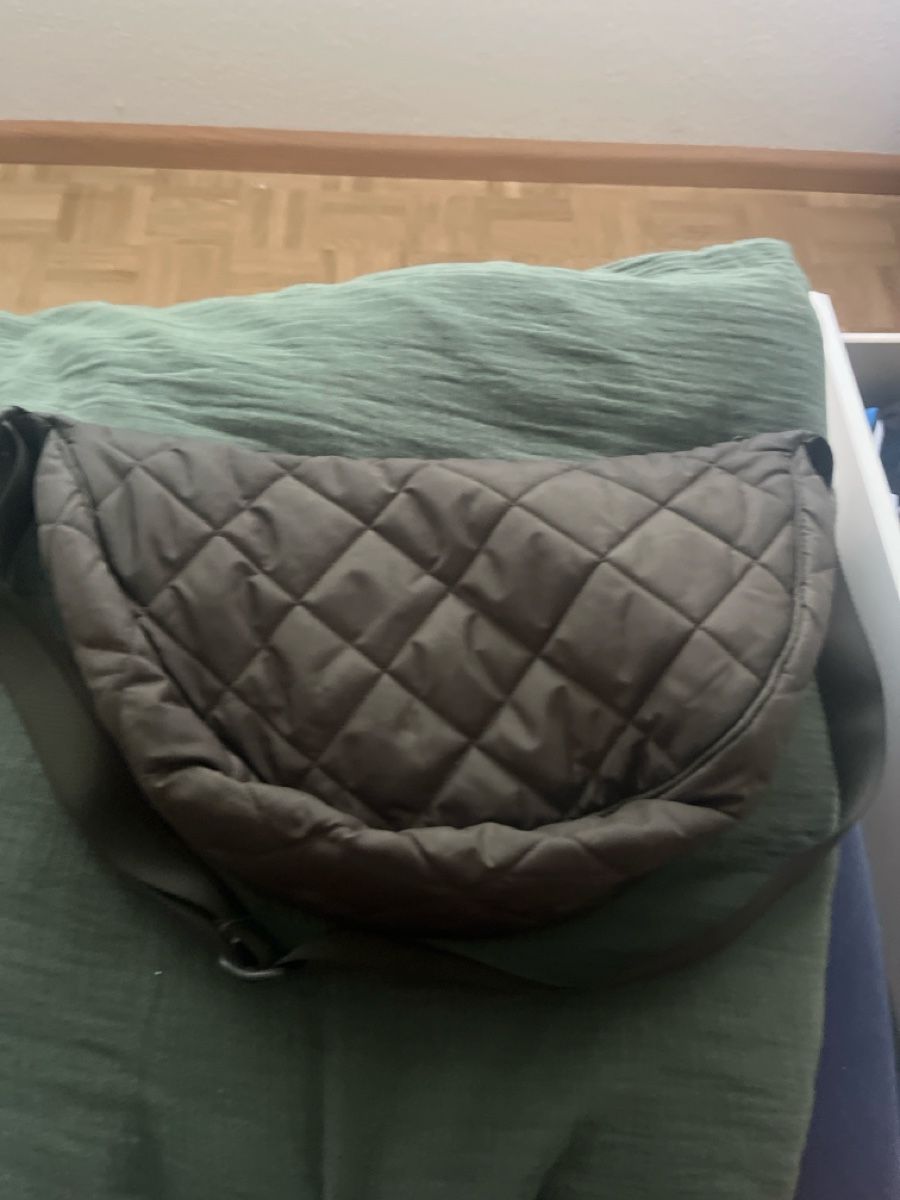 Taschen: Bananentasche – Gebraucht aus Birsfelden von r_f_y7ry