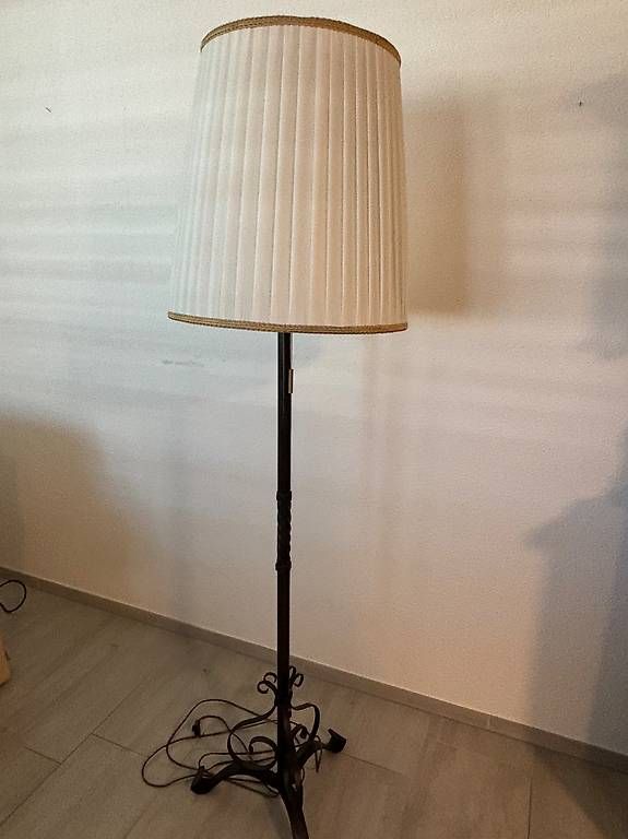 Lampen: Stubenlampe - Ständerlampe – Gebraucht aus Jona von Nimbe