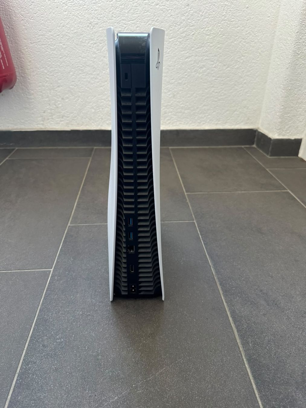 Sony Console: Console PS5 avec 2 manettes et casque audio – Usato da Nidau venduto da Antik65 3