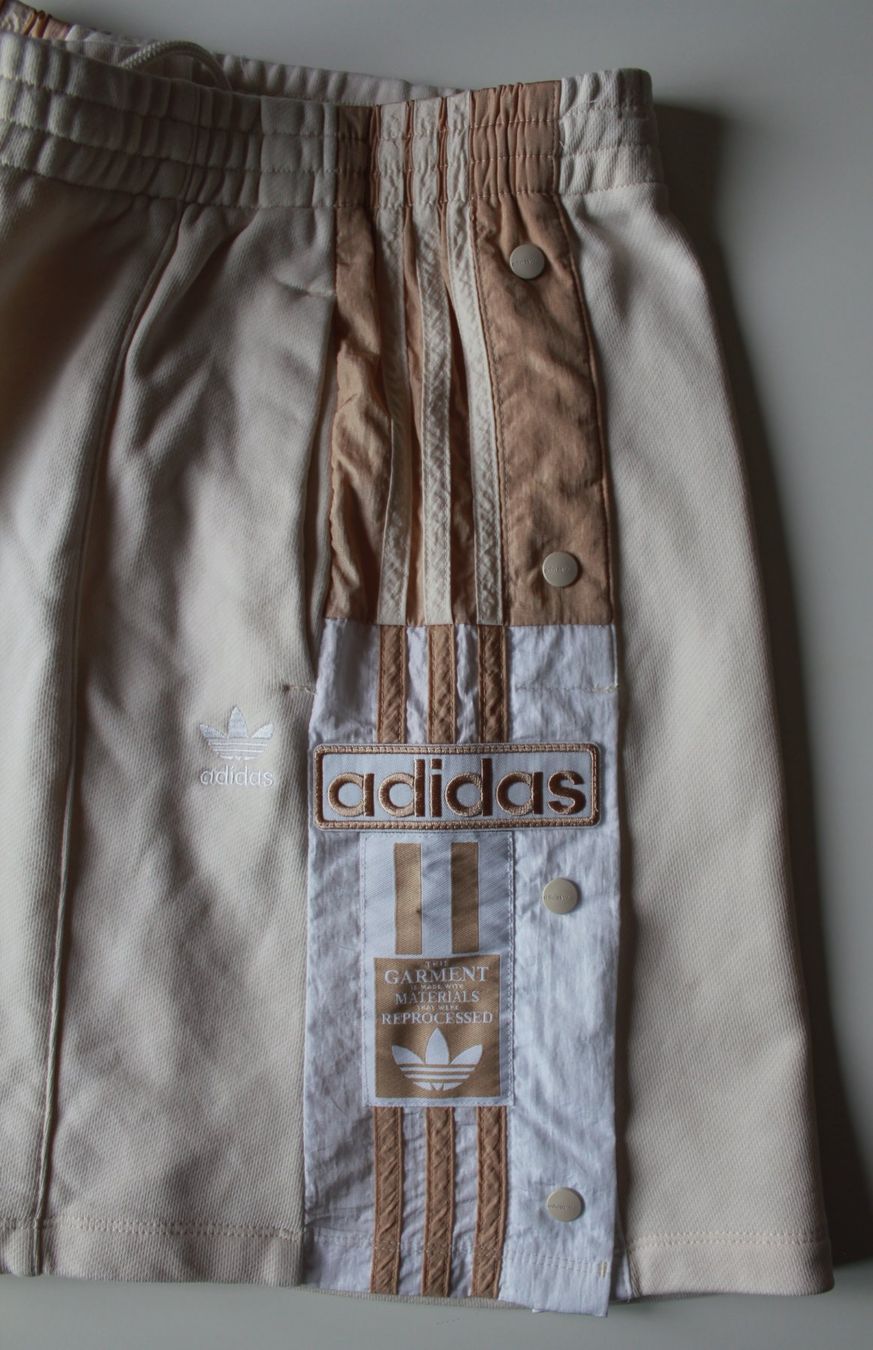 Adidas Gonne: Jupe Adidas beige t. 40 – Nuovo (secondo la descrizione) da Peseux venduto da Gilloss 7