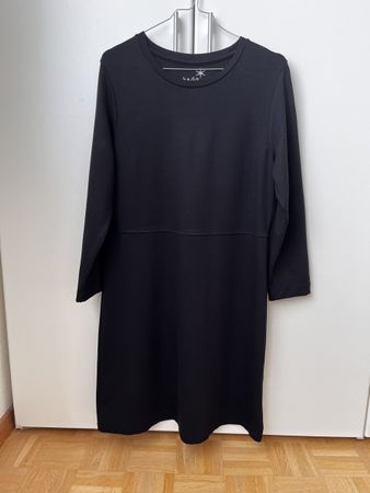 Juvia Kleid schwarz Grösse XS Langarm Herbst chic