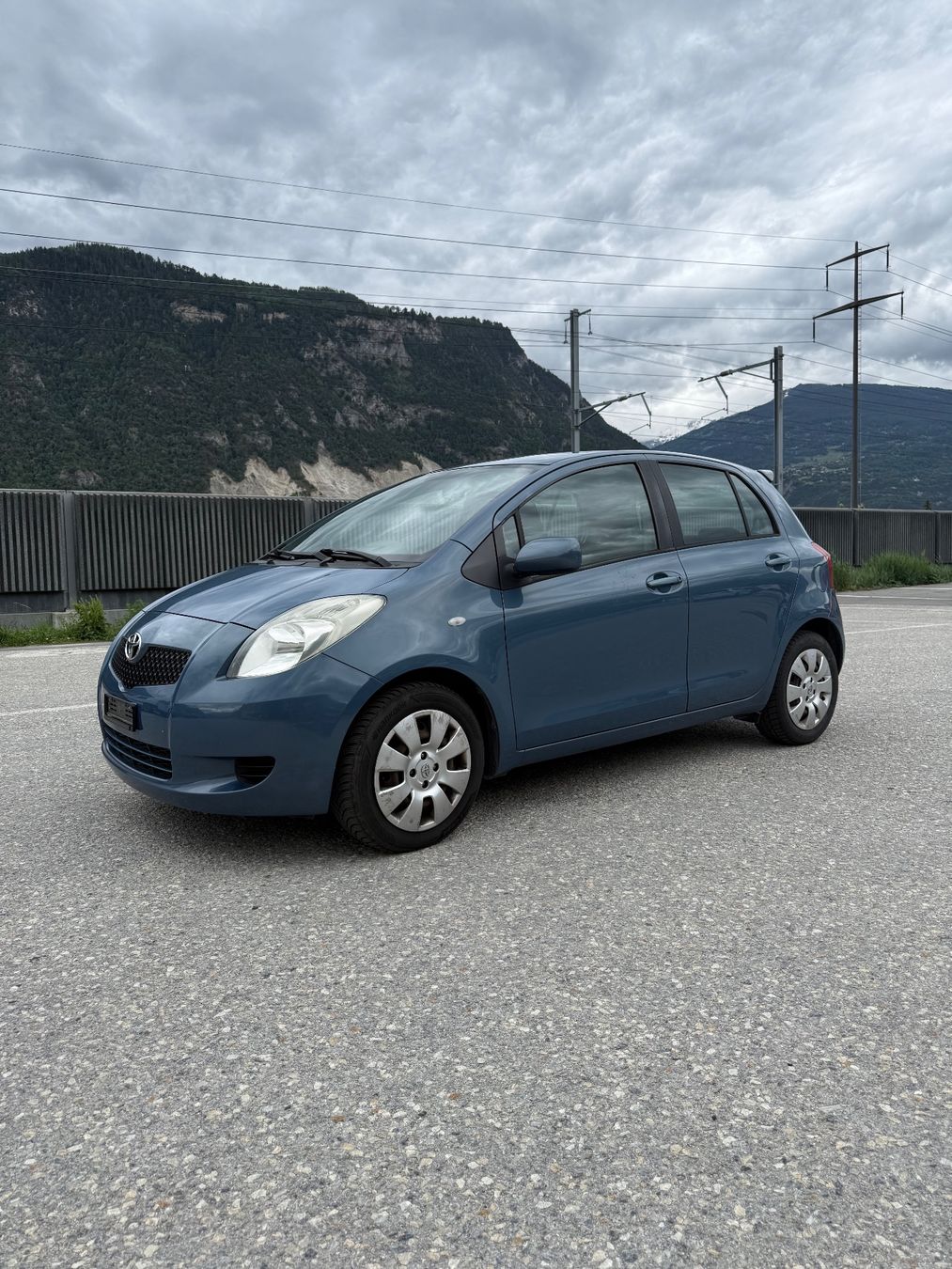 Toyota Autos: Toyota Yaris 1.3 – D'occasion à Sion par per_pn7k