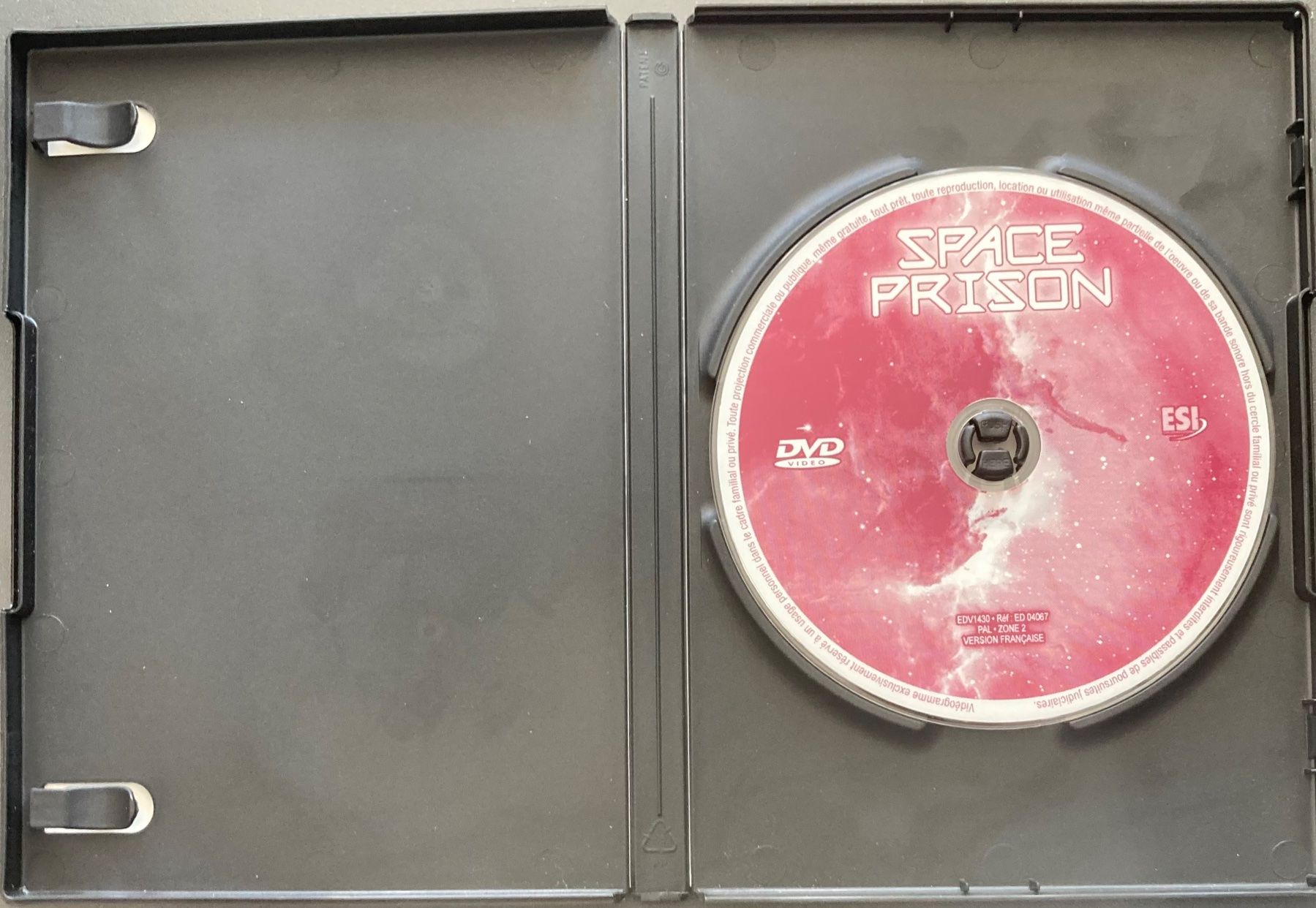 Tutti i DVDs: SPACE PRISON (Y ENTRER EST DIFFICILE, EN SORTIR IMPOSSIBLE.. – Usato da Poliez-Pittet venduto da Newtown-Records 2