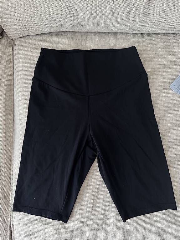 Leggings: Sporthosen Schwarz Oysho – Usato da Uster venduto da hanna99