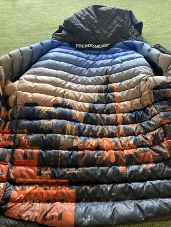 Freedomday Parka Jacke oliv grün Grösse M Winterjacke