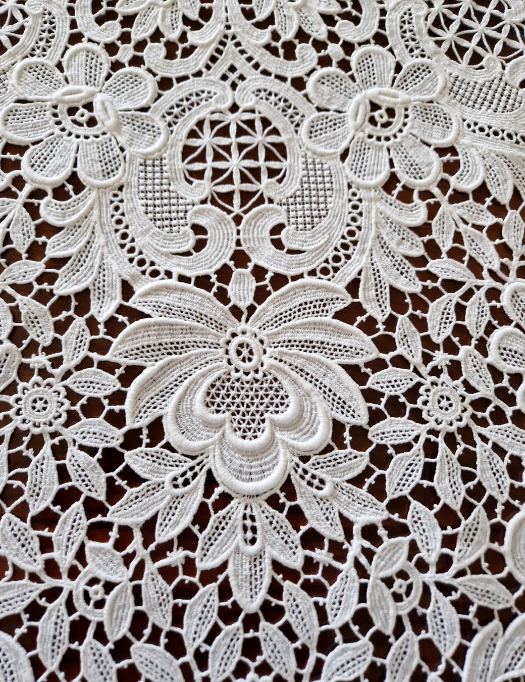 Sonstige Tischwäsche: Plauener Spitze Tischdecke  Dm 85cm – Neu (gemäss Beschreibung) aus Bern von Antikbatik 8