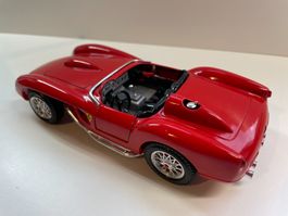Modellauto Ferrari 250 Testa Rossa von Bburago/Italien 1:24