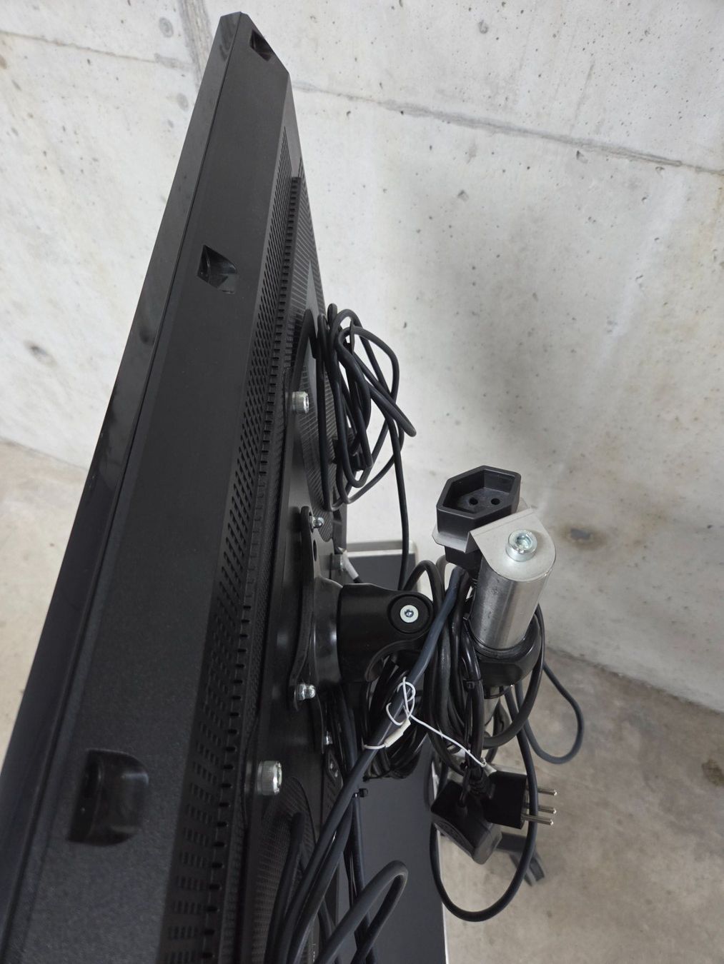Samsung Monitore: Mobile WORKSTATION inkl. Samsung Bildschirm – Gebraucht aus Oberhasli von General-Dealer 7