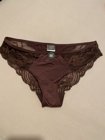Neue, ungetragene, dunkle rosa Spitzenslips, Grösse M!