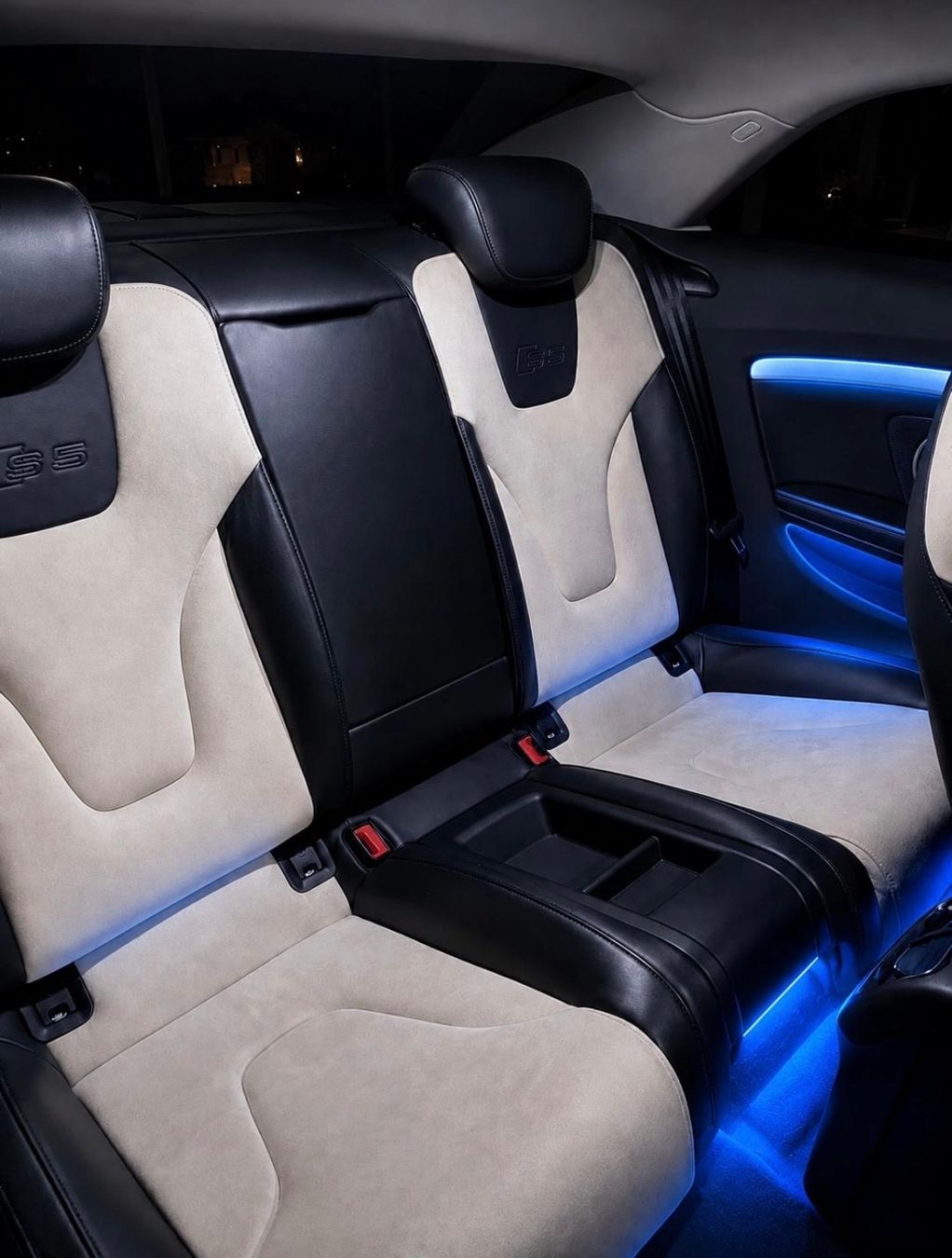 Audi Autos: Audi S5 V8 4.2 – D'occasion à Trimbach par ClaudioM03 3